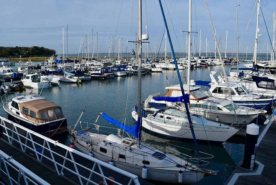 yarmouth yacht harbour