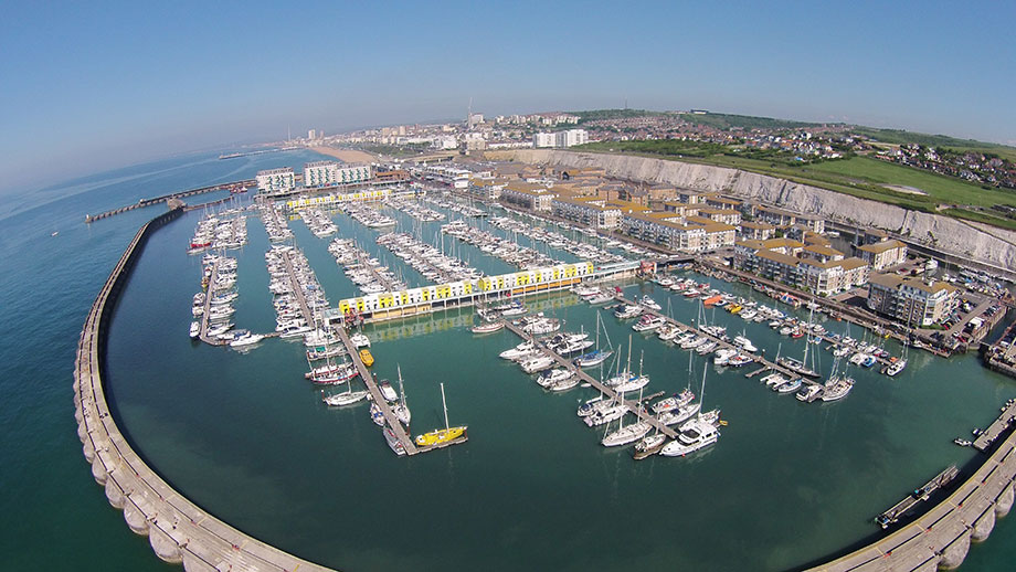 yacht club brighton marina