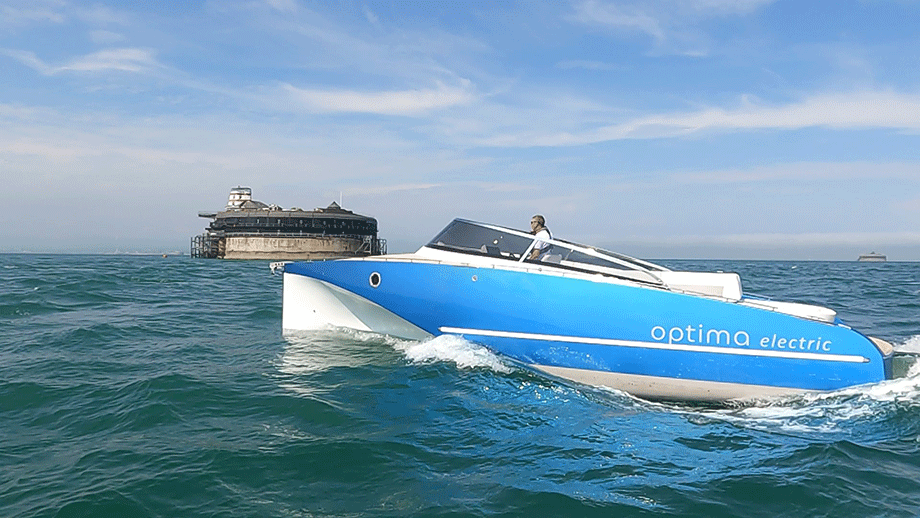 VIDEO 100 electric boat circumnavigates the Isle of Wight All At Sea